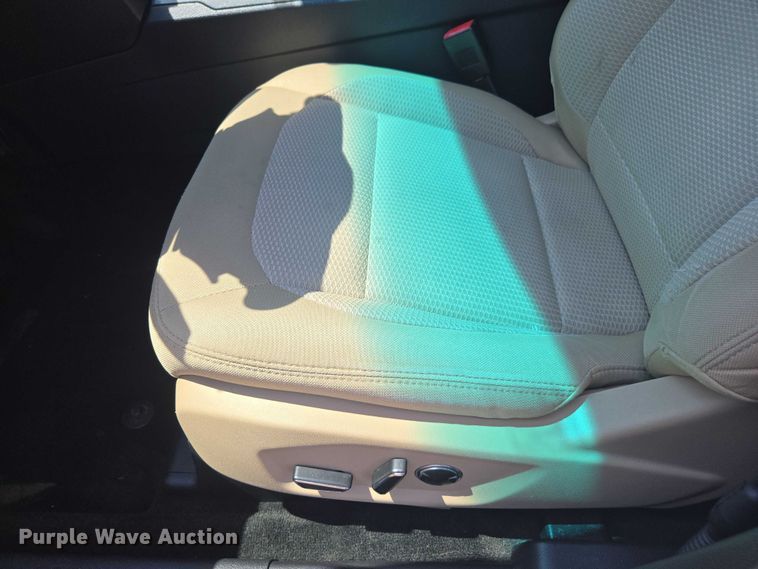 image for item FB9420 2016 Ford Explorer XLT SUV