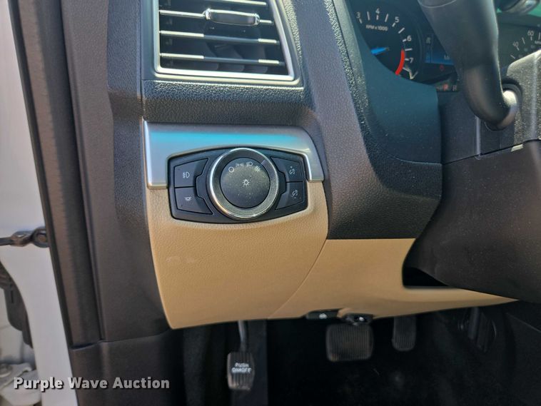 image for item FB9420 2016 Ford Explorer XLT SUV