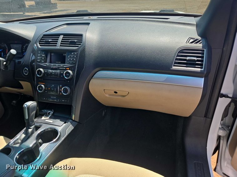 image for item FB9420 2016 Ford Explorer XLT SUV