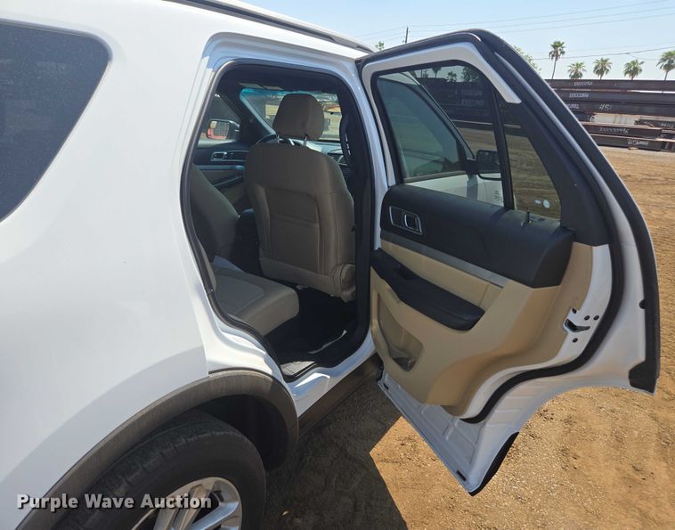 image for item FB9420 2016 Ford Explorer XLT SUV