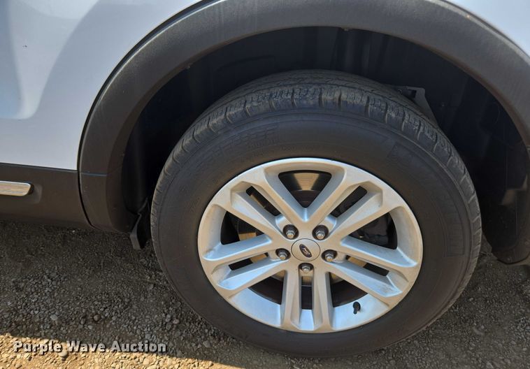 image for item FB9420 2016 Ford Explorer XLT SUV
