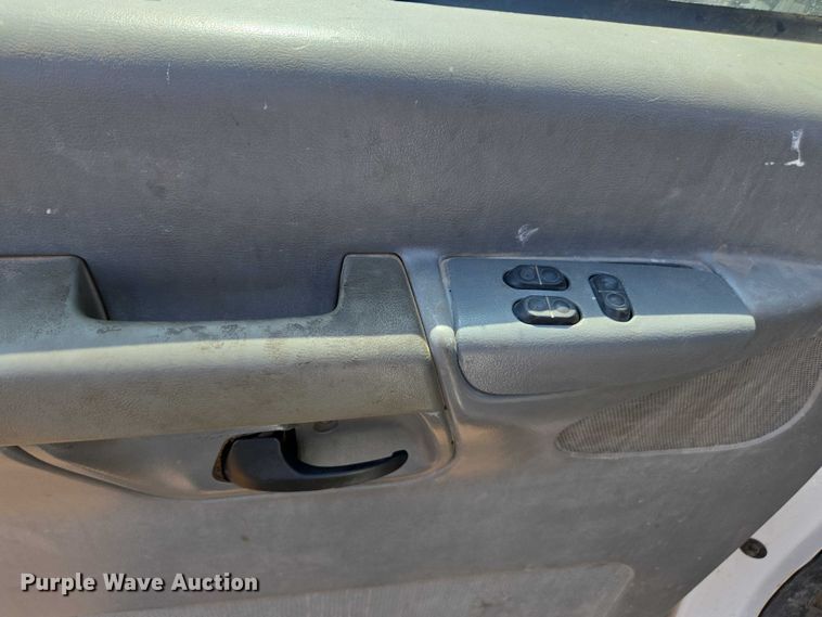 image for item FB9421 2006 Ford E350 van
