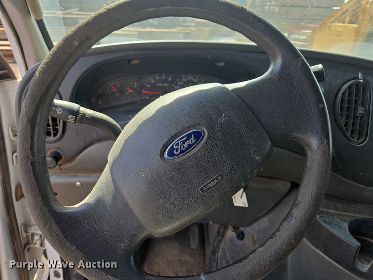 image for item FB9421 2006 Ford E350 van