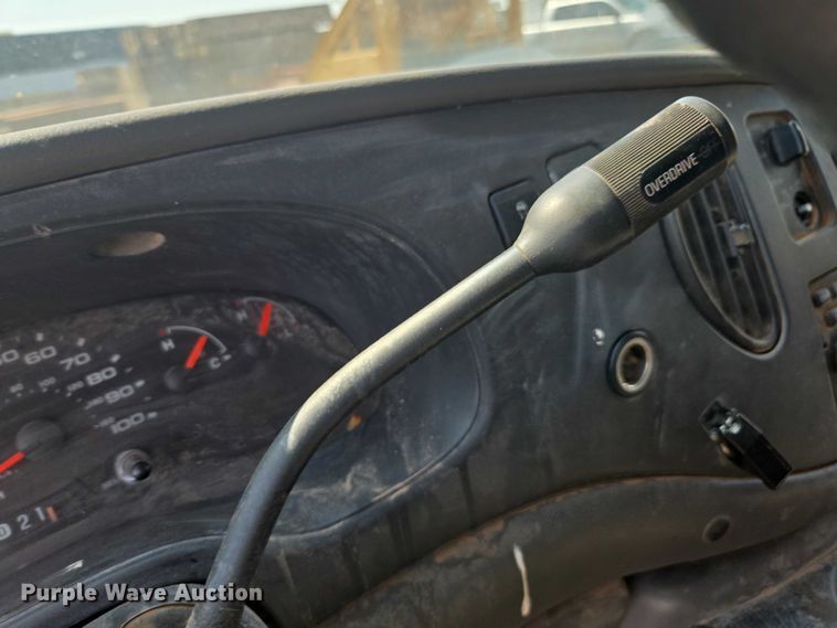 image for item FB9421 2006 Ford E350 van