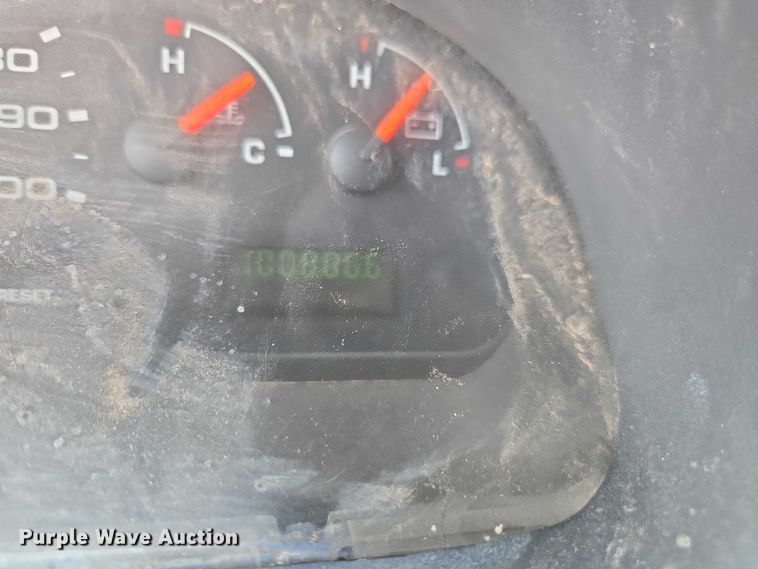 image for item FB9421 2006 Ford E350 van