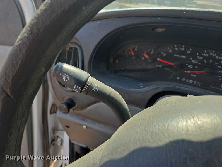 image for item FB9421 2006 Ford E350 van