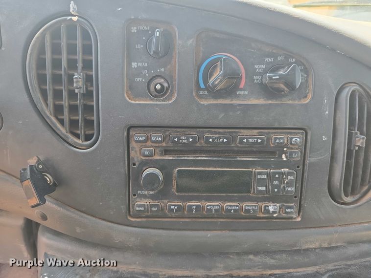 image for item FB9421 2006 Ford E350 van