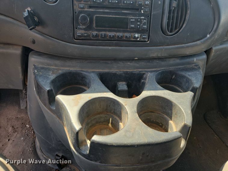 image for item FB9421 2006 Ford E350 van