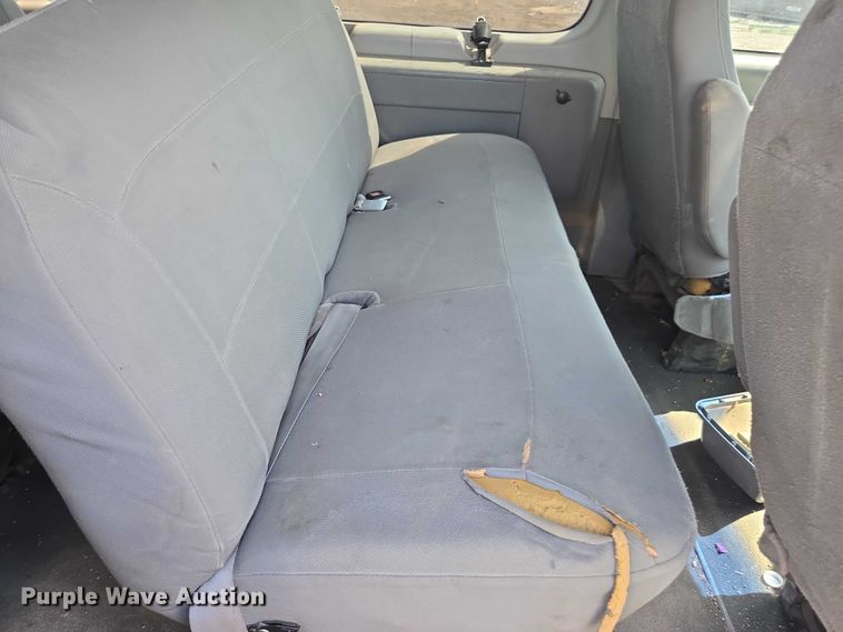 image for item FB9421 2006 Ford E350 van