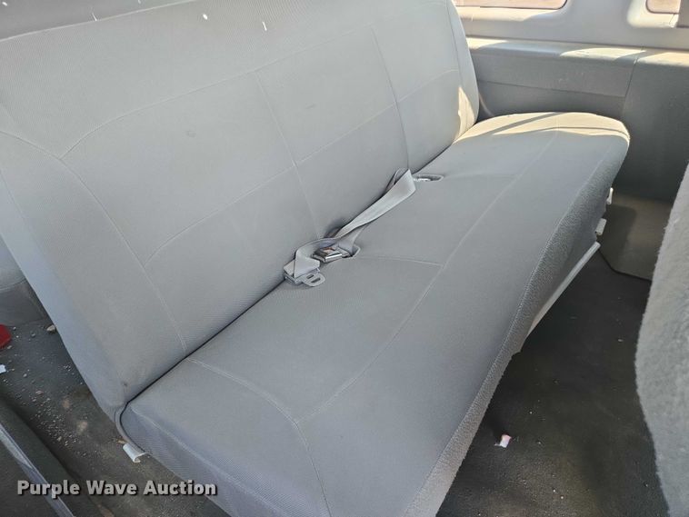 image for item FB9421 2006 Ford E350 van