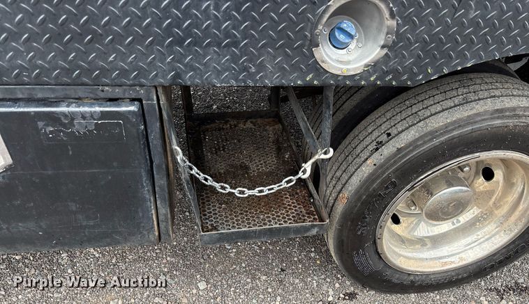 image for item FB9438 2014 Ford F550 Super Duty Crew Cab flatbed truck