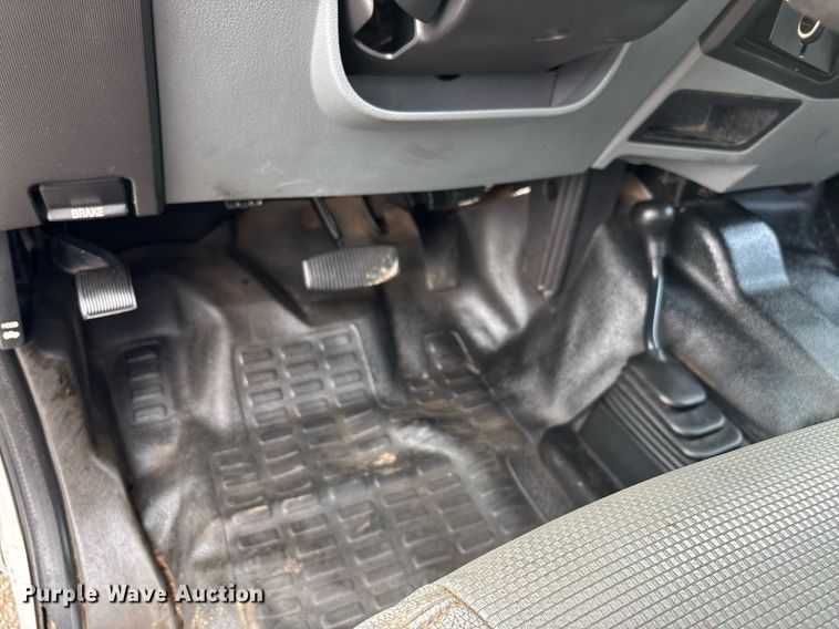 image for item FB9438 2014 Ford F550 Super Duty Crew Cab flatbed truck