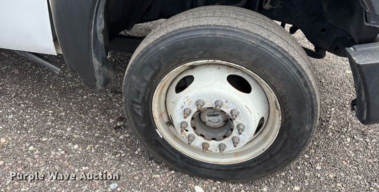 image for item FB9438 2014 Ford F550 Super Duty Crew Cab flatbed truck