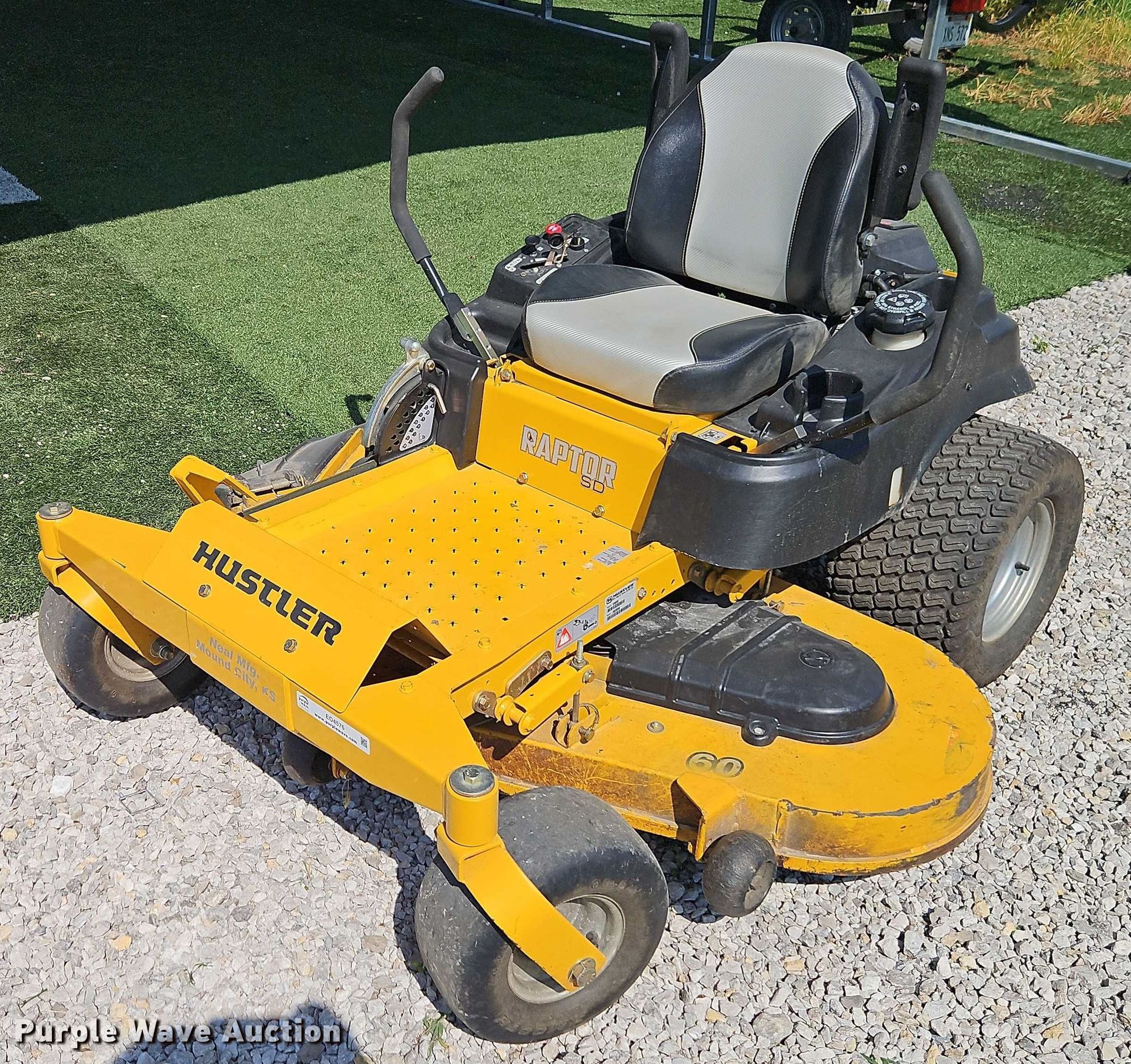 ron☆☆ Hustler 938696 ZTR lawn mower in Mound City, KS | Item