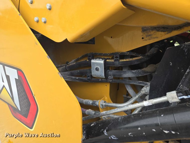 image for item DF8613 2020 Caterpillar 262D3 skid steer loader