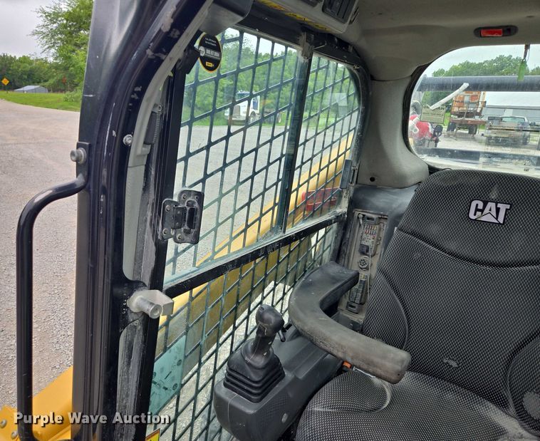 image for item DF8613 2020 Caterpillar 262D3 skid steer loader