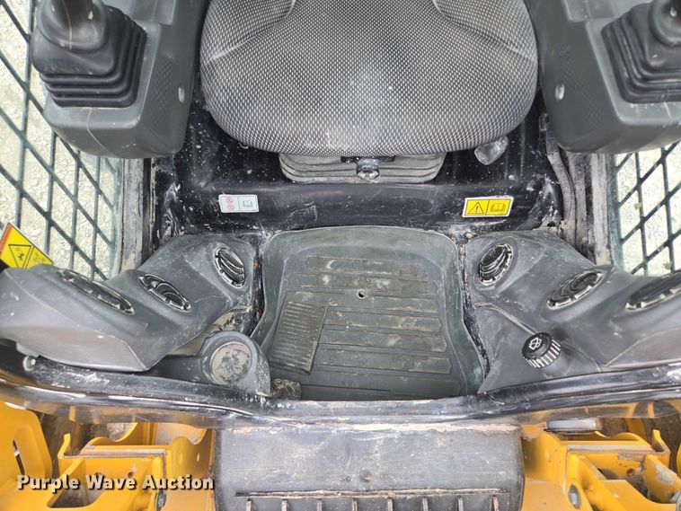 image for item DF8613 2020 Caterpillar 262D3 skid steer loader