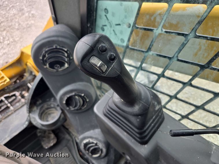 image for item DF8613 2020 Caterpillar 262D3 skid steer loader