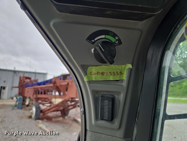 image for item DF8613 2020 Caterpillar 262D3 skid steer loader