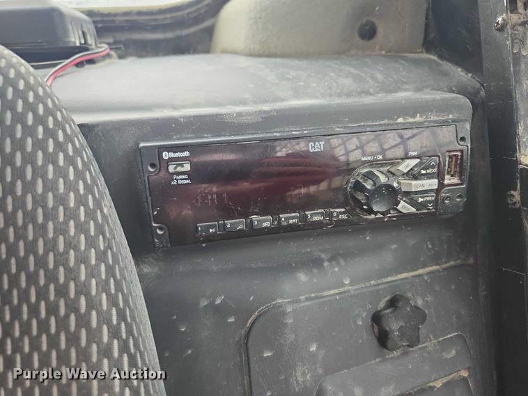 image for item DF8613 2020 Caterpillar 262D3 skid steer loader