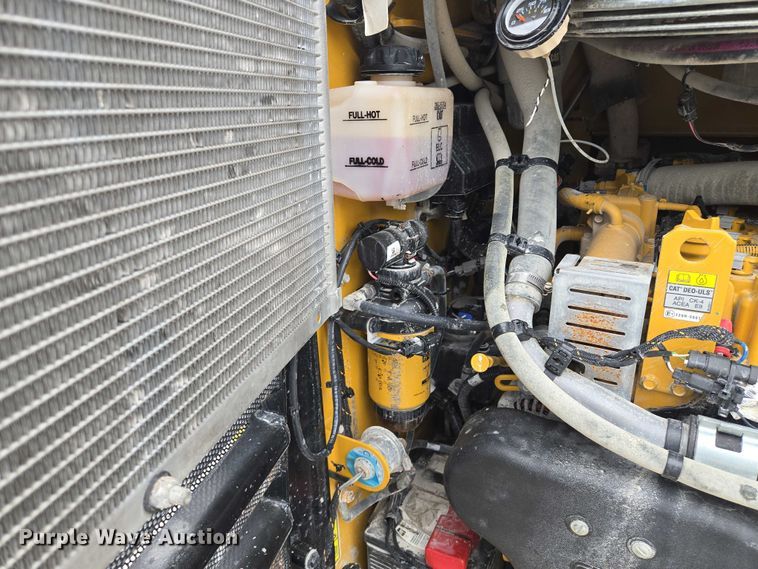 image for item DF8613 2020 Caterpillar 262D3 skid steer loader