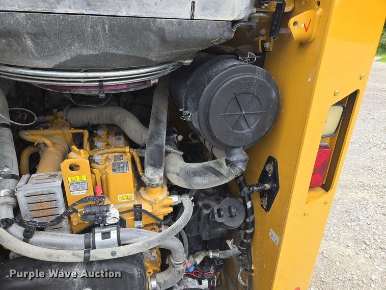 image for item DF8613 2020 Caterpillar 262D3 skid steer loader