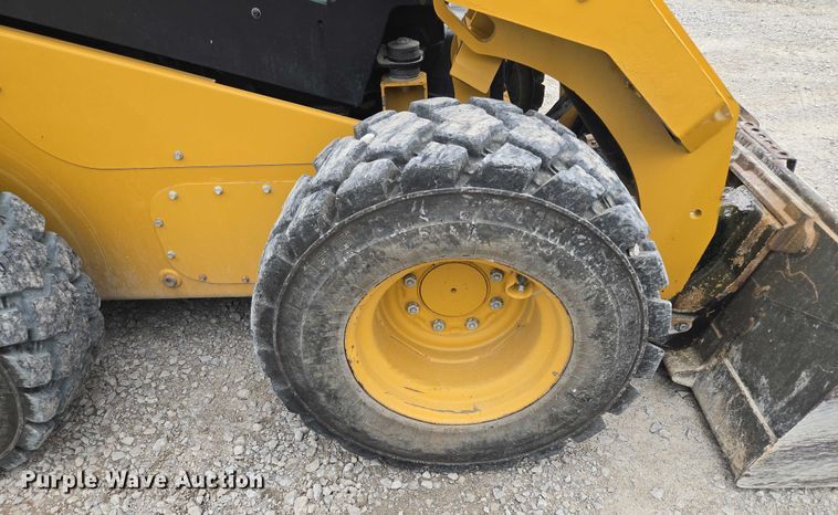 image for item DF8613 2020 Caterpillar 262D3 skid steer loader