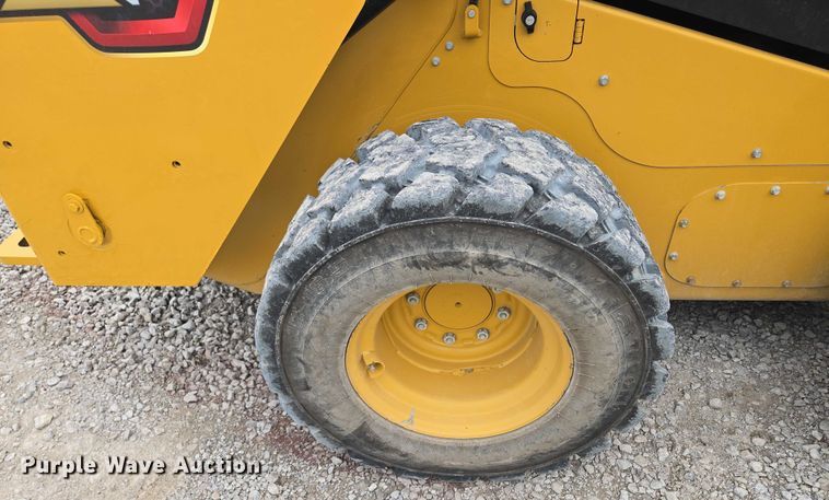 image for item DF8613 2020 Caterpillar 262D3 skid steer loader