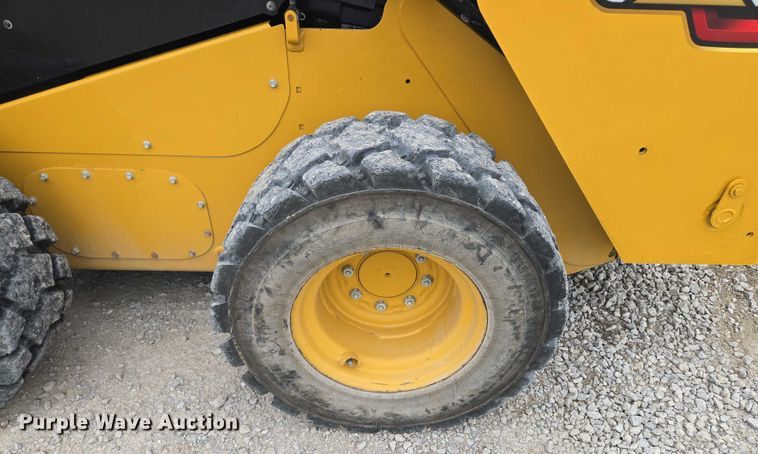 image for item DF8613 2020 Caterpillar 262D3 skid steer loader