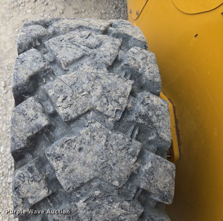 image for item DF8613 2020 Caterpillar 262D3 skid steer loader