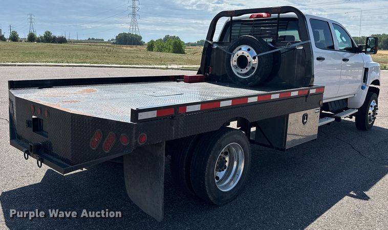image for item DF8622 2022 Chevrolet 5500 flatbed truck