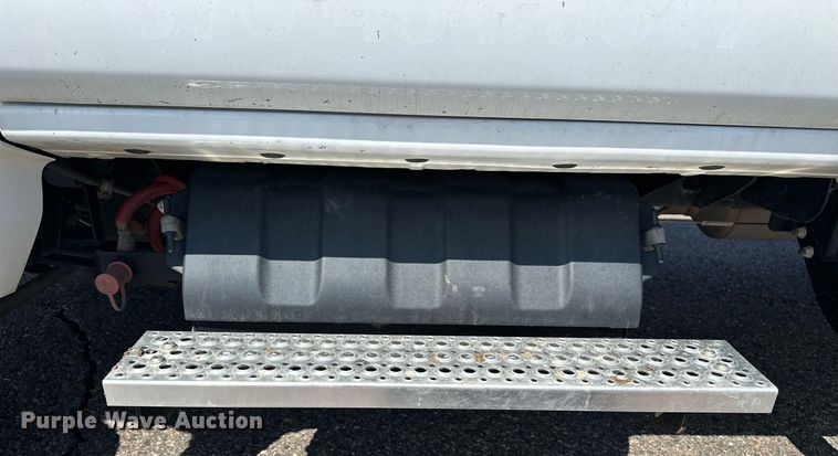 image for item DF8622 2022 Chevrolet 5500 flatbed truck