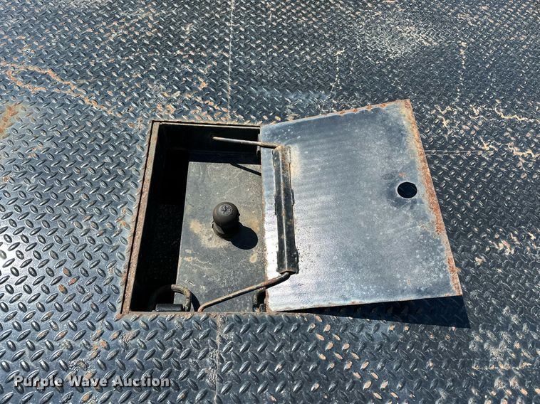 image for item DF8622 2022 Chevrolet 5500 flatbed truck