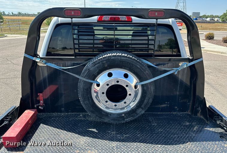 image for item DF8622 2022 Chevrolet 5500 flatbed truck