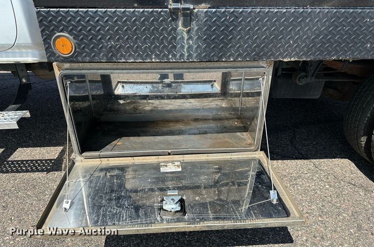 image for item DF8622 2022 Chevrolet 5500 flatbed truck