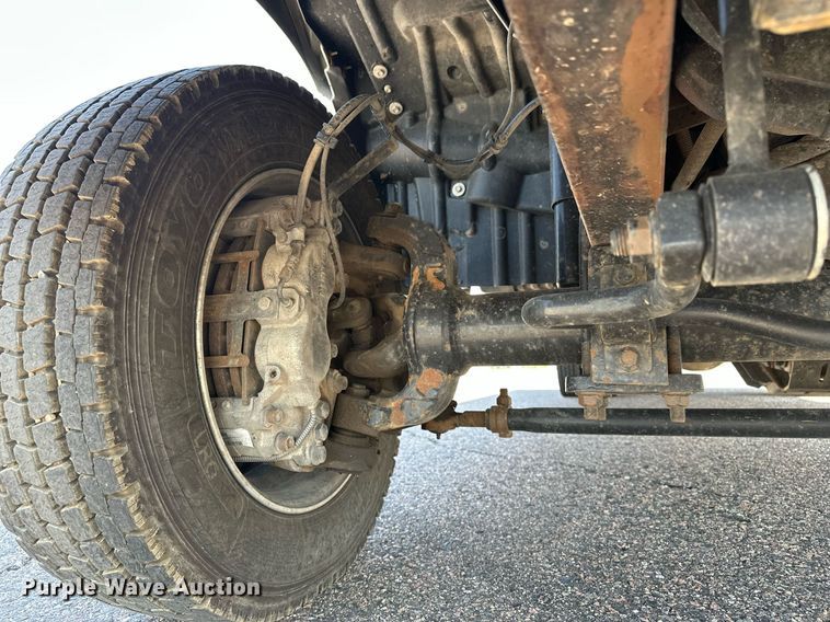 image for item DF8622 2022 Chevrolet 5500 flatbed truck