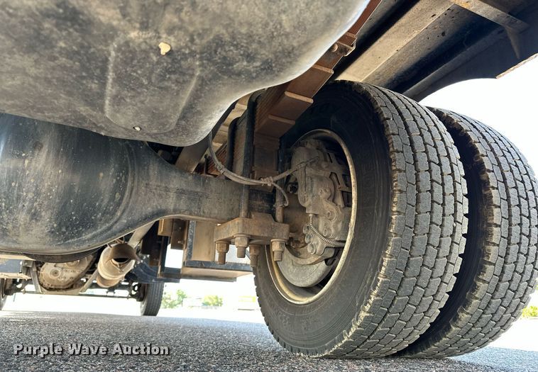 image for item DF8622 2022 Chevrolet 5500 flatbed truck