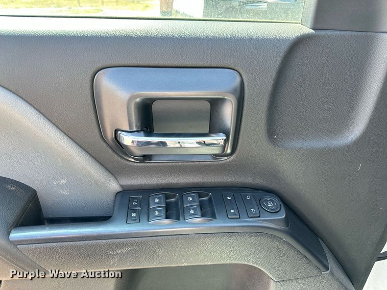 image for item DF8622 2022 Chevrolet 5500 flatbed truck