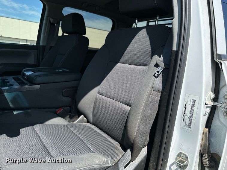 image for item DF8622 2022 Chevrolet 5500 flatbed truck