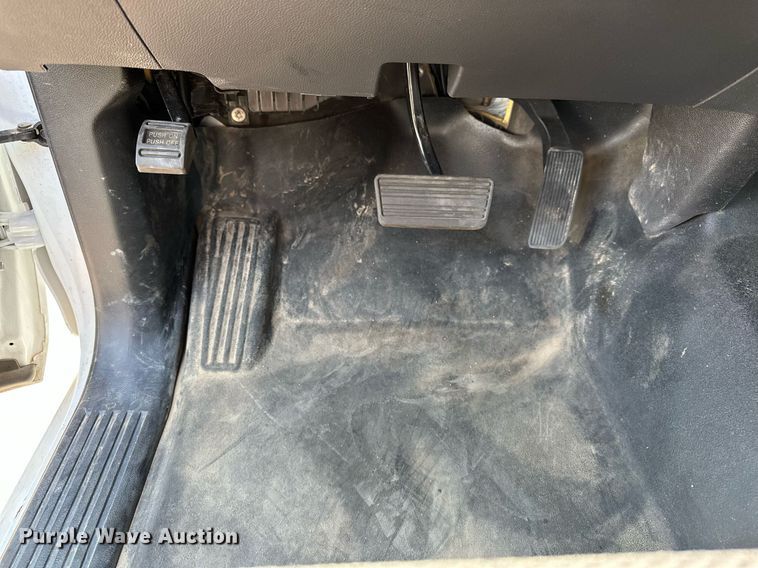 image for item DF8622 2022 Chevrolet 5500 flatbed truck