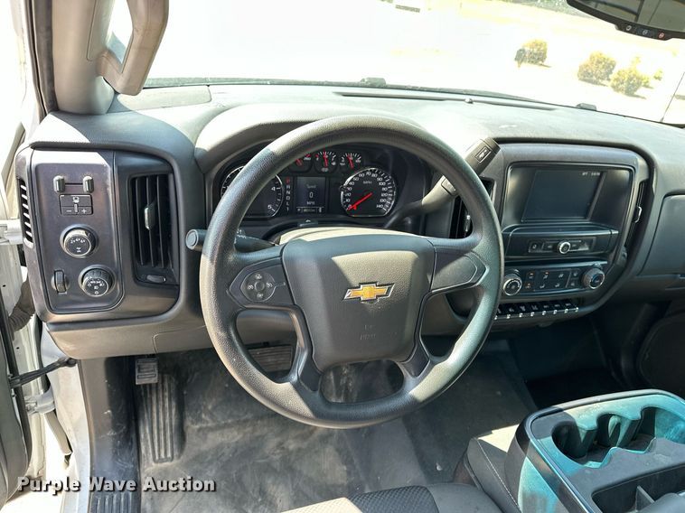 image for item DF8622 2022 Chevrolet 5500 flatbed truck