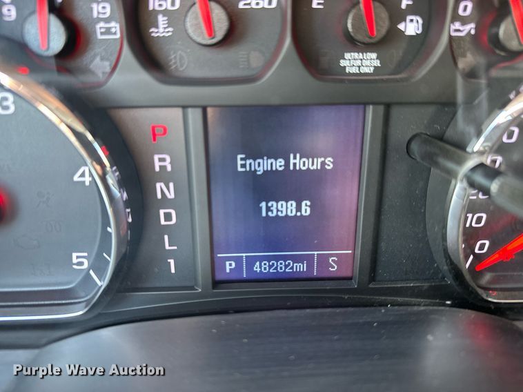 image for item DF8622 2022 Chevrolet 5500 flatbed truck