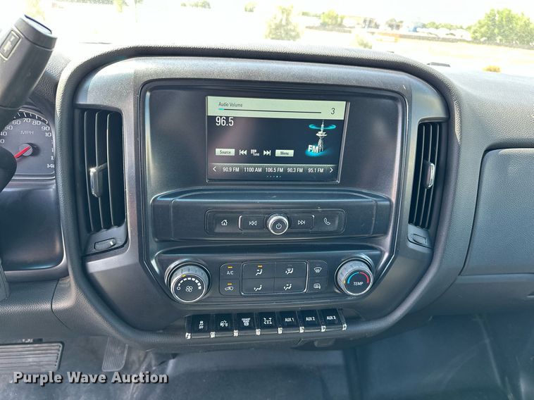 image for item DF8622 2022 Chevrolet 5500 flatbed truck