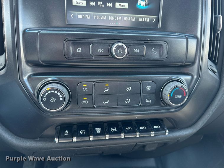 image for item DF8622 2022 Chevrolet 5500 flatbed truck