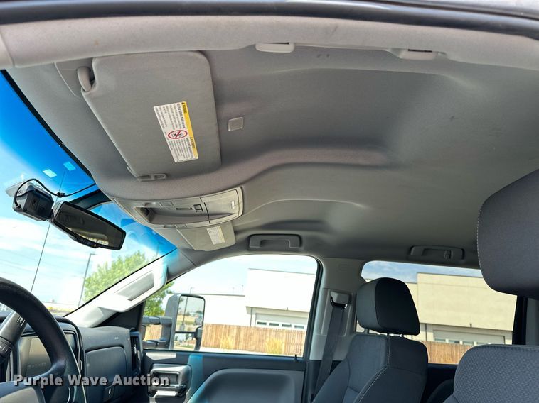 image for item DF8622 2022 Chevrolet 5500 flatbed truck