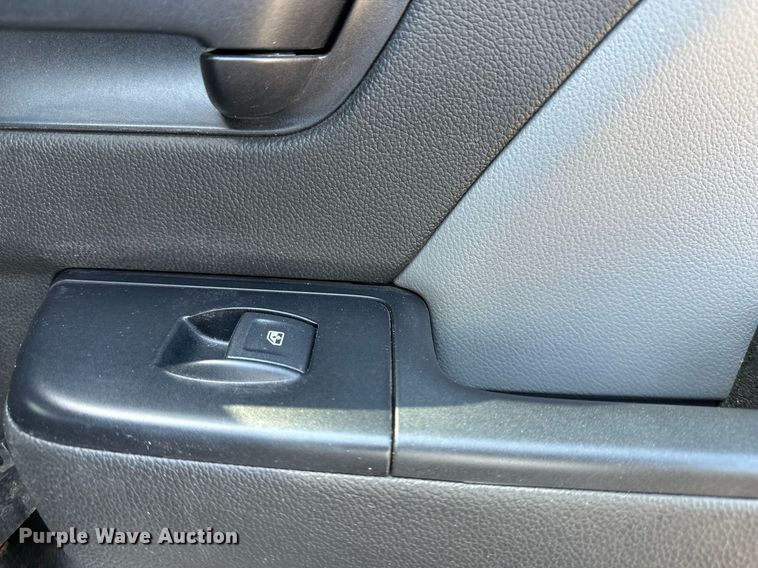 image for item DF8622 2022 Chevrolet 5500 flatbed truck