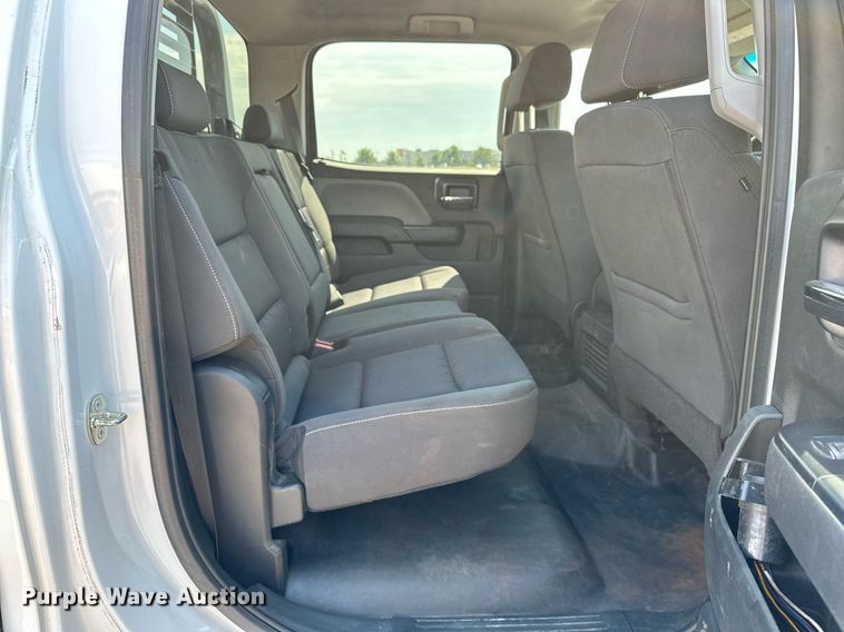 image for item DF8622 2022 Chevrolet 5500 flatbed truck