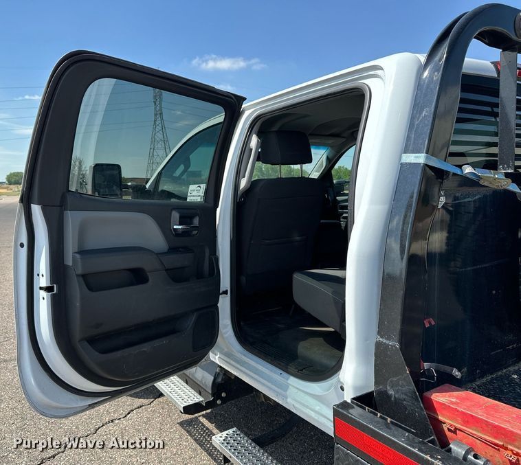 image for item DF8622 2022 Chevrolet 5500 flatbed truck