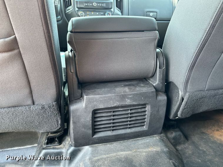 image for item DF8622 2022 Chevrolet 5500 flatbed truck