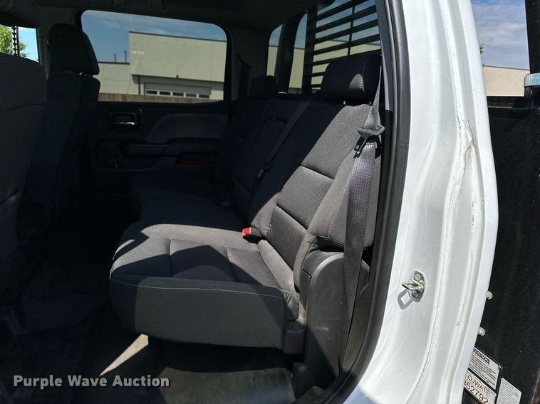 image for item DF8622 2022 Chevrolet 5500 flatbed truck